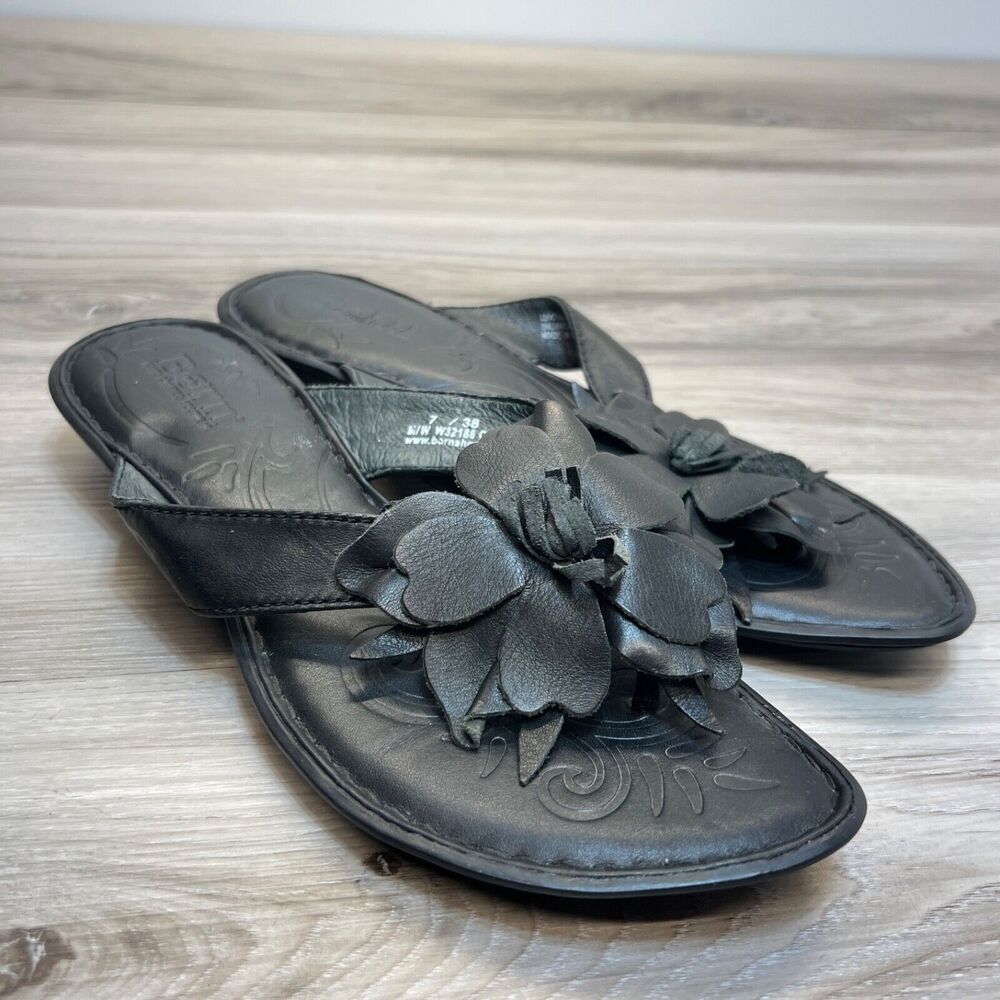 Born Black Leather Flower Thong Sandal Women's Size 7 38 Low Block